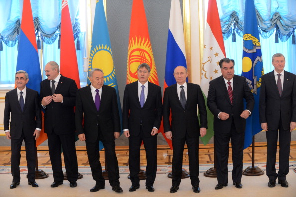 نقدی بر فرضیه چالش رهبری در آسیای مرکزی